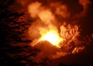 Els terratrèmols poden desencadenar erupcions volcàniques.