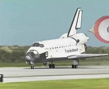 El Atlantis retorna a laTerra després del seu últim viatge espacial